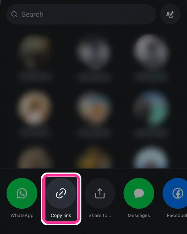 Instagram share menu with the Copy link button marked in pink